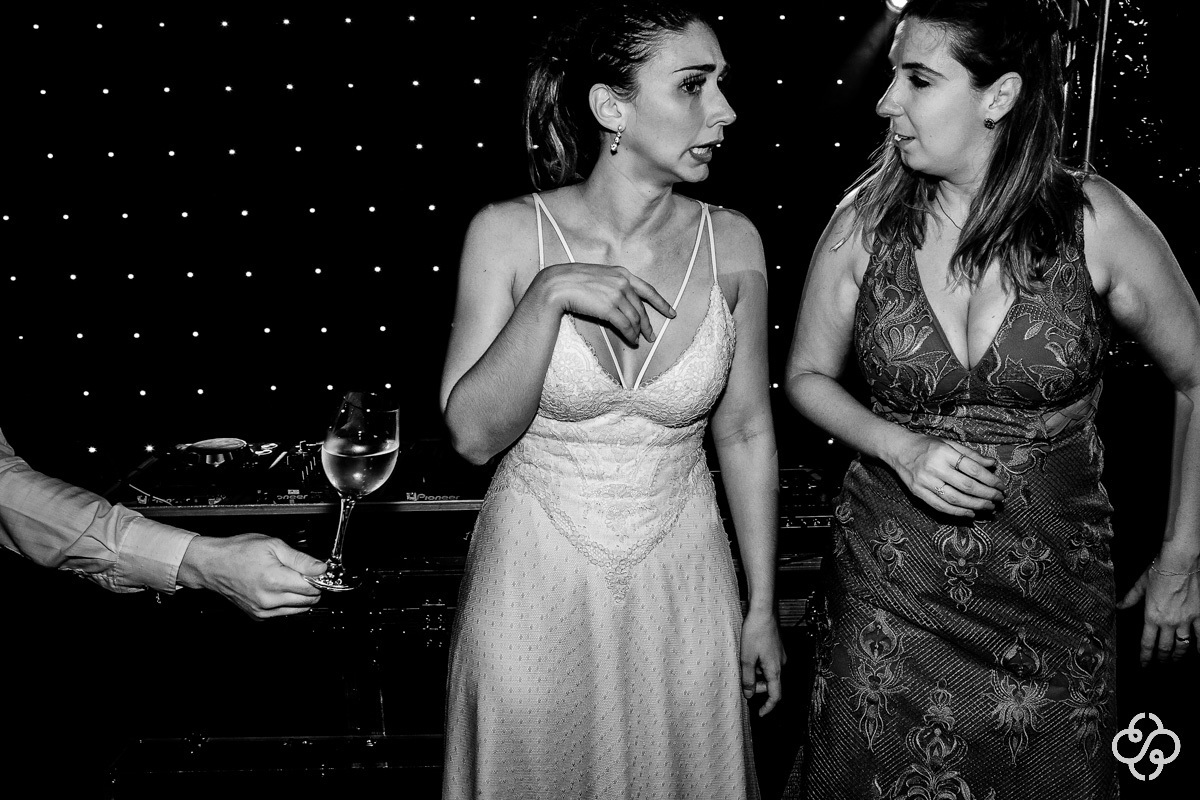 Balada de Casamento na praia Hospedaria Refúgio das Galés Bombinhas - SC | Fotógrafo de Casamento | Praia de Mariscal | Casamento na Praia | Casamento de Dia | Casamento Praia | Casamento Giorgia e Dennis | www.rafaelsantosfotografia.com.br