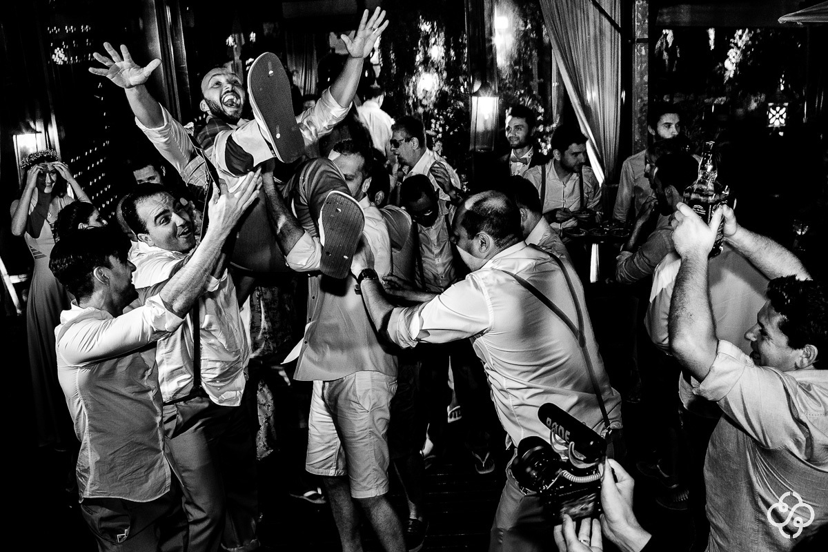 Balada de Casamento na praia Hospedaria Refúgio das Galés Bombinhas - SC | Fotógrafo de Casamento | Praia de Mariscal | Casamento na Praia | Casamento de Dia | Casamento Praia | Casamento Giorgia e Dennis | www.rafaelsantosfotografia.com.br