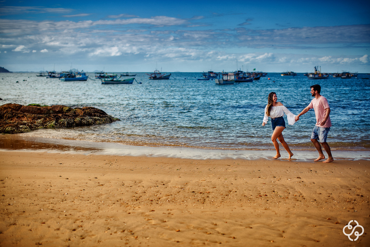 Pré Wedding | Ensaio Pré Casamento na Praia de Penha - SC | Danielle e Daniel | Praia | Book Casal | Ensaio Casal | Fotógrafo de Casamento | Fotógrafo de Bodas | Parejas | www.rafaelsantosfotografia.com.br