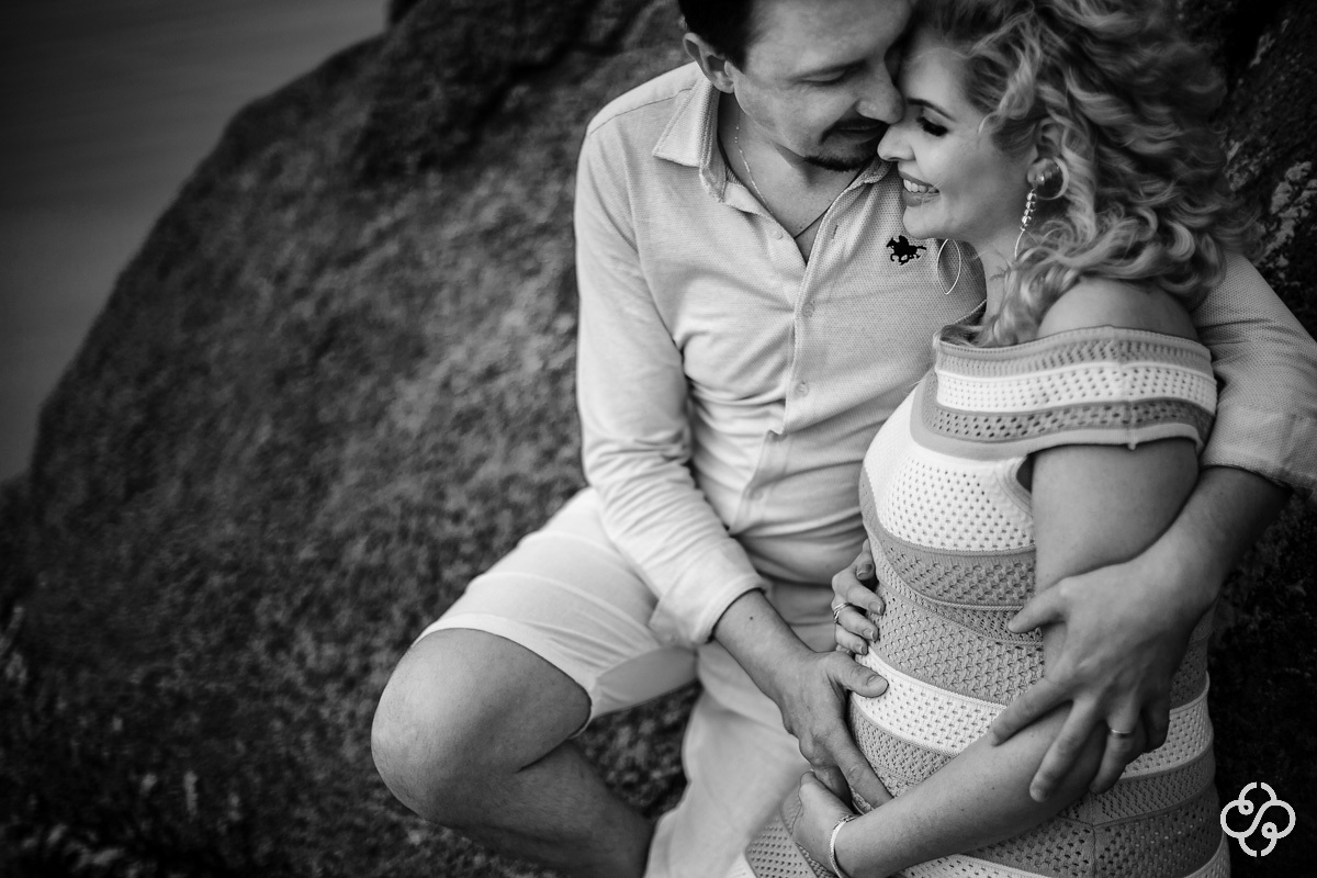 Ensaio Gestante na Praia da Ferrugem - Garopaba - SC | Doce Espera | Book Grávida | Book Gestante na Praia | Praia da Ferrugem | Ensaio Gestante | Fotógrafo de Gestantes | Mãe de primeira viagem | www.rafaelsantosfotografia.com.br