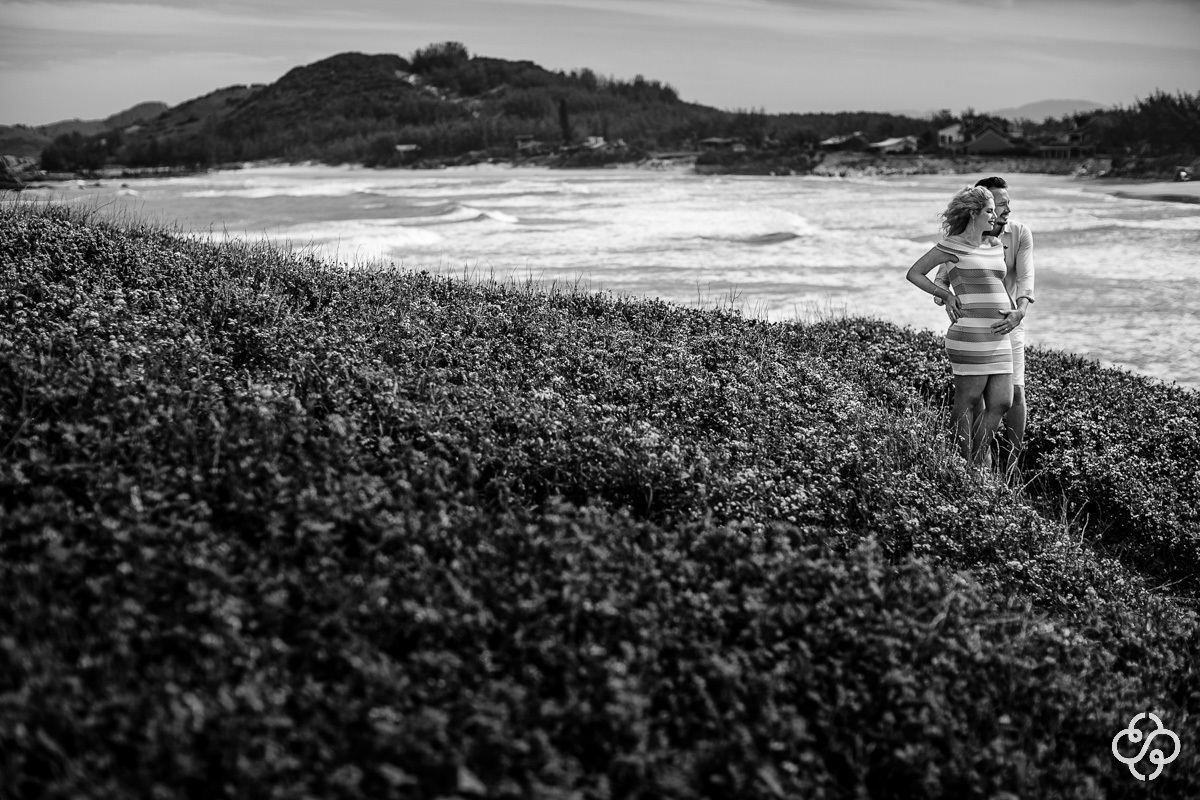 Ensaio Gestante na Praia da Ferrugem - Garopaba - SC | Doce Espera | Book Grávida | Book Gestante na Praia | Praia da Ferrugem | Ensaio Gestante | Fotógrafo de Gestantes | Mãe de primeira viagem | www.rafaelsantosfotografia.com.br