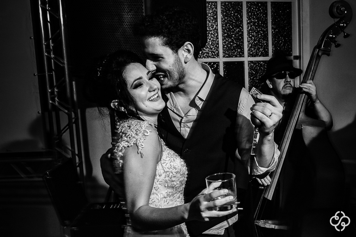 Balada de Casamento com banda na Sociedade Guarani Itajaí - SC | Fotógrafo de Casamento | Itajaí/SC | Casamento na Igreja | Casamento de Noite | Bodas | Fotógrafo de Bodas | Parejas | Casamento Mayana e Felipe | www.rafaelsantosfotografia.com.br