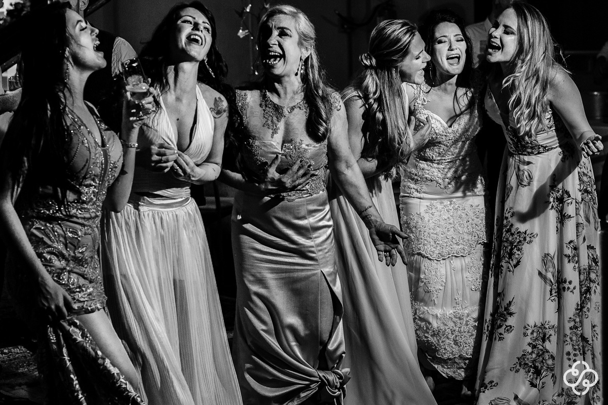 Balada de Casamento com banda na Sociedade Guarani Itajaí - SC | Fotógrafo de Casamento | Itajaí/SC | Casamento na Igreja | Casamento de Noite | Bodas | Fotógrafo de Bodas | Parejas | Casamento Mayana e Felipe | www.rafaelsantosfotografia.com.br