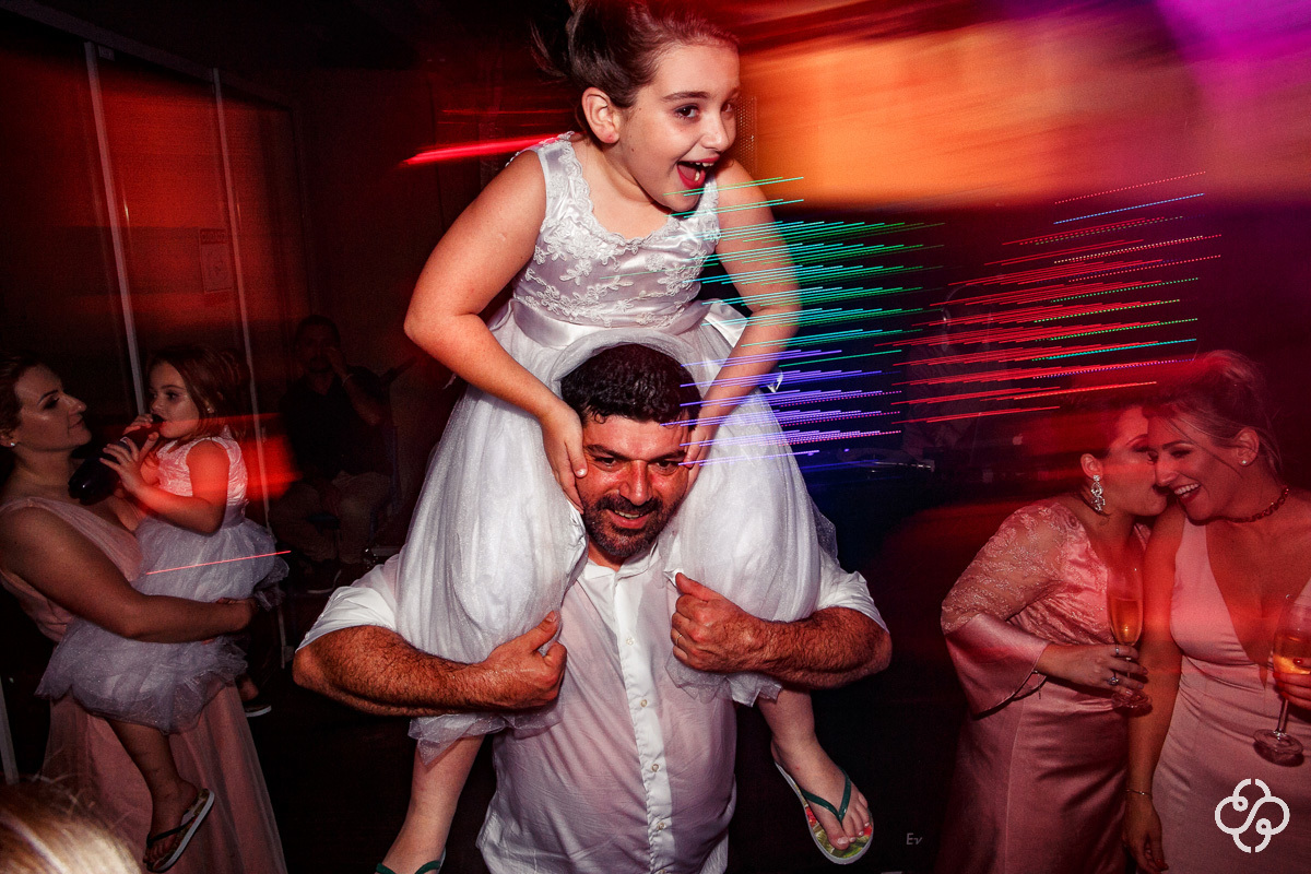 Balada de casamento Sabores do Mar Praia em Balneário Camboriú - SC | Praia de Laranjeiras | Fotógrafo de Casamento | Casamento na Praia | Casamento de Dia | Casamento Pé na Areia | Casamento Danielle e Daniel | www.rafaelsantosfotografia.com.br