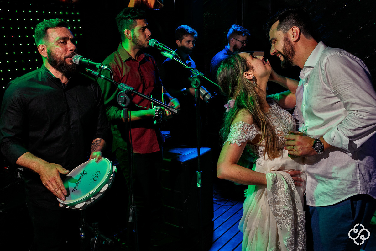 Balada de casamento Sabores do Mar Praia em Balneário Camboriú - SC | Praia de Laranjeiras | Fotógrafo de Casamento | Casamento na Praia | Casamento de Dia | Casamento Pé na Areia | Casamento Danielle e Daniel | www.rafaelsantosfotografia.com.br