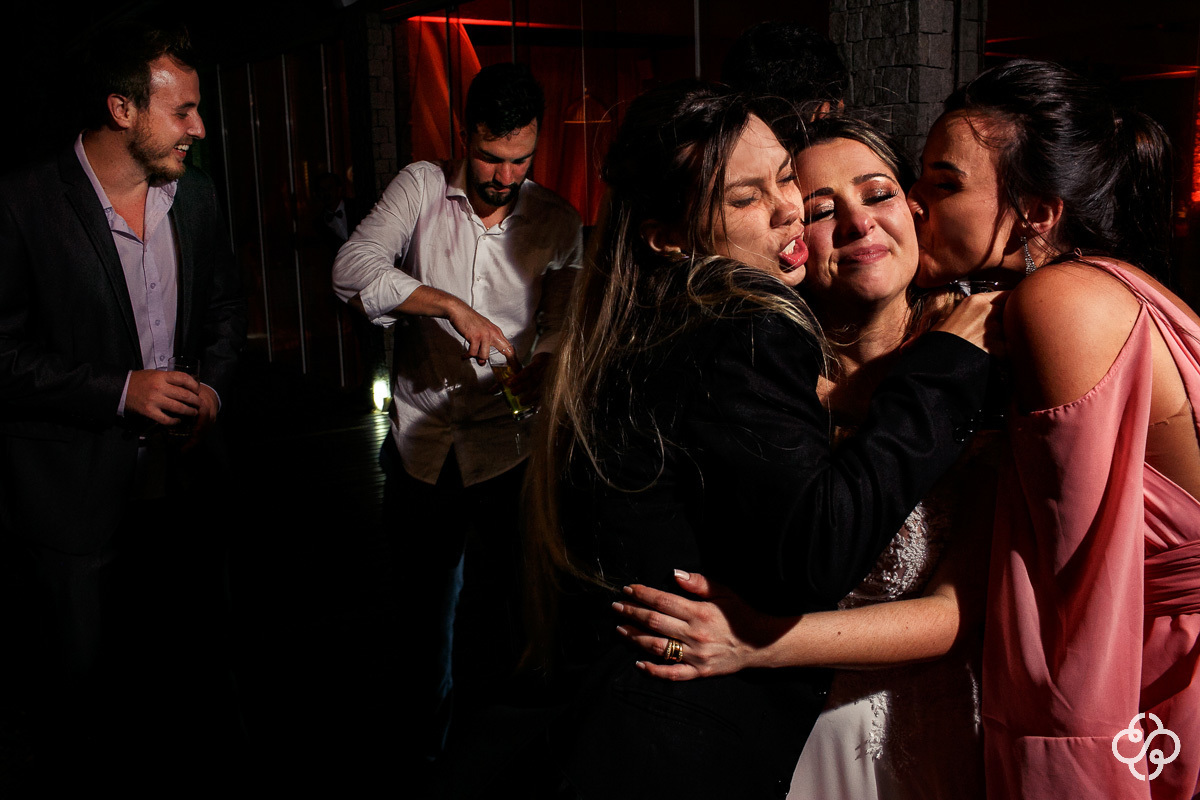 Balada de casamento Sabores do Mar Praia em Balneário Camboriú - SC | Praia de Laranjeiras | Fotógrafo de Casamento | Casamento na Praia | Casamento de Dia | Casamento Pé na Areia | Casamento Danielle e Daniel | www.rafaelsantosfotografia.com.br