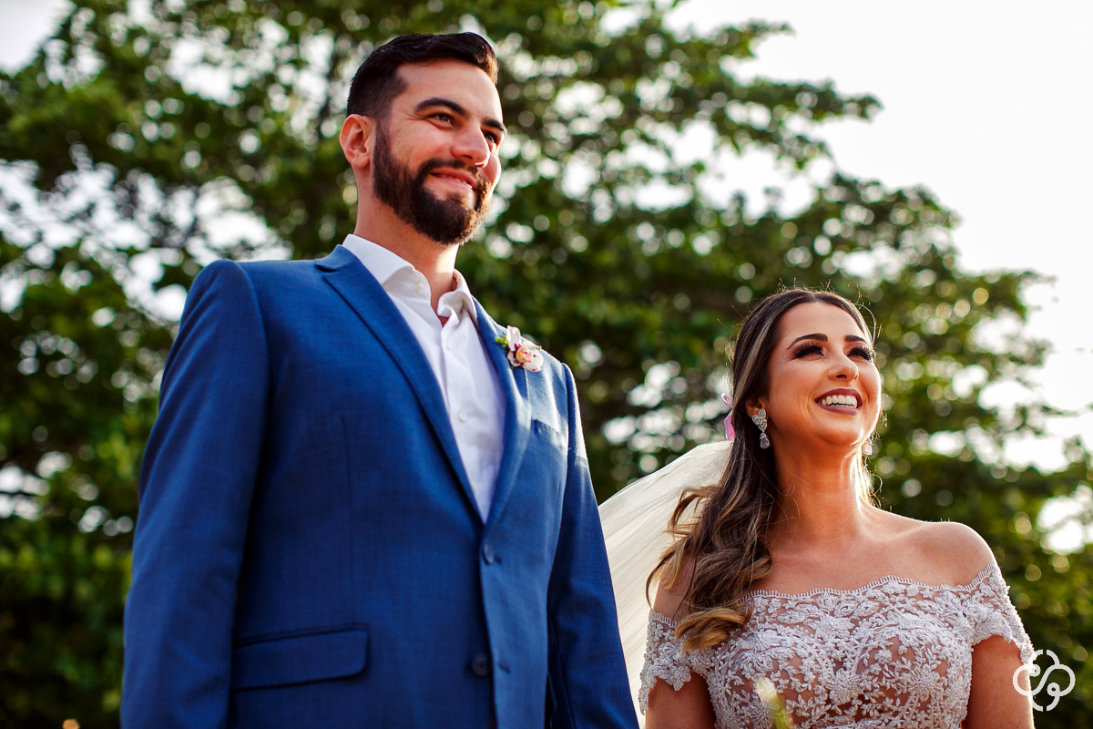 Cerimônia de casamento Sabores do Mar Praia em Balneário Camboriú - SC | Praia de Laranjeiras | Fotógrafo de Casamento | Casamento na Praia | Casamento de Dia | Casamento Pé na Areia | Casamento Danielle e Daniel | www.rafaelsantosfotografia.com.br