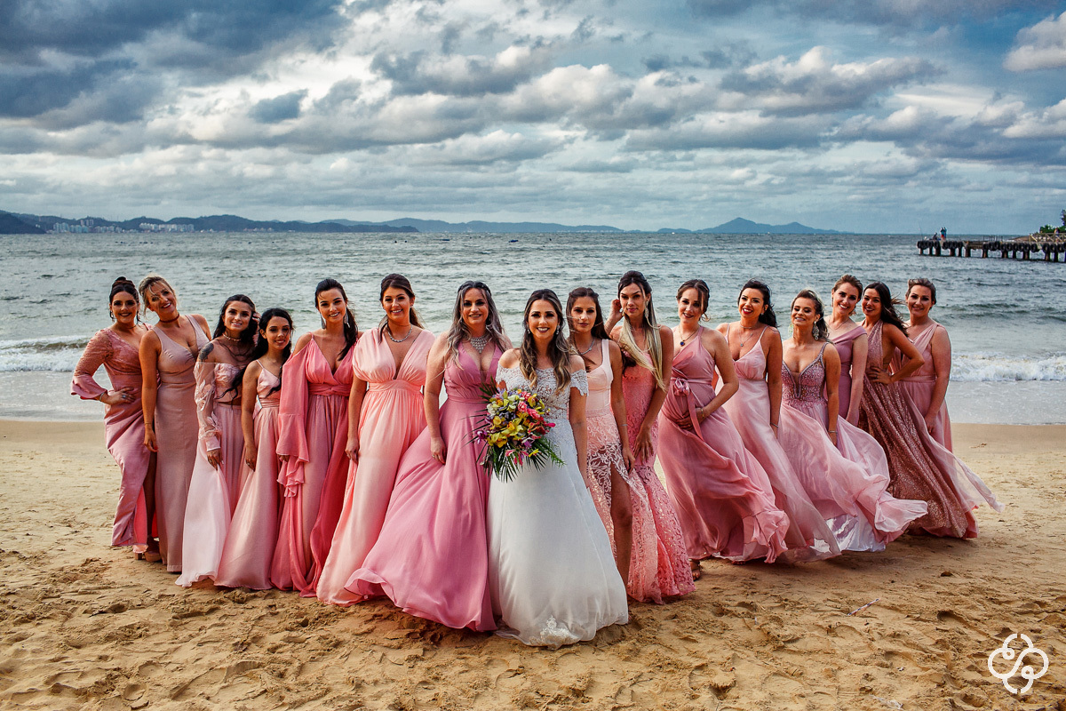 Cerimônia de casamento Sabores do Mar Praia em Balneário Camboriú - SC | Praia de Laranjeiras | Fotógrafo de Casamento | Casamento na Praia | Casamento de Dia | Casamento Pé na Areia | Casamento Danielle e Daniel | www.rafaelsantosfotografia.com.br