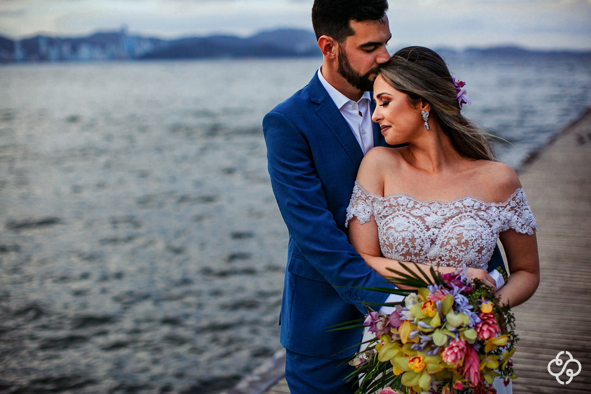 Cerimônia de casamento Sabores do Mar Praia em Balneário Camboriú - SC | Praia de Laranjeiras | Fotógrafo de Casamento | Casamento na Praia | Casamento de Dia | Casamento Pé na Areia | Casamento Danielle e Daniel | www.rafaelsantosfotografia.com.br