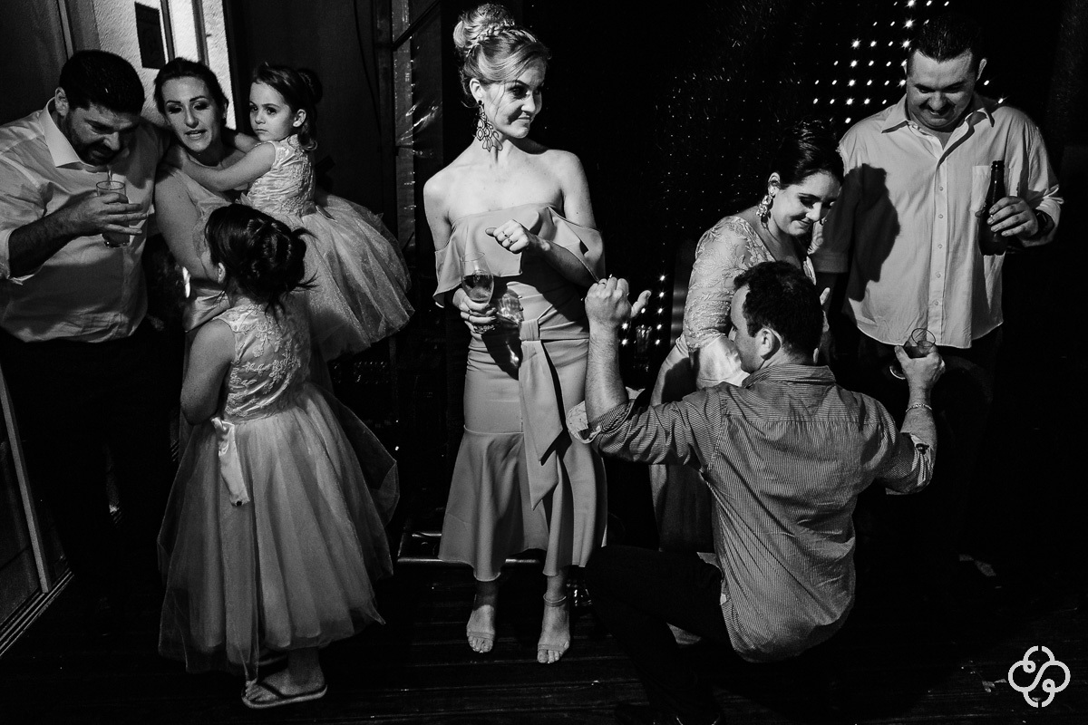 Balada de casamento Sabores do Mar Praia em Balneário Camboriú - SC | Praia de Laranjeiras | Fotógrafo de Casamento | Casamento na Praia | Casamento de Dia | Casamento Pé na Areia | Casamento Danielle e Daniel | www.rafaelsantosfotografia.com.br