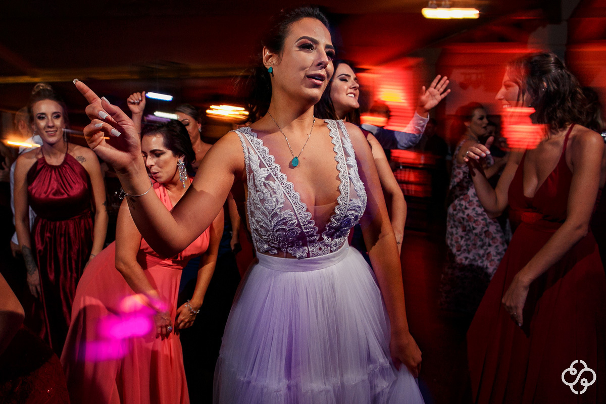 Balada de casamento Espaço Garden em Camboriú - SC | Fotógrafo de Casamento | Casamento no Campo | Casamento de Dia | Casamento ao Ar Livre | Casamento Tais e Ricardo | www.rafaelsantosfotografia.com.br