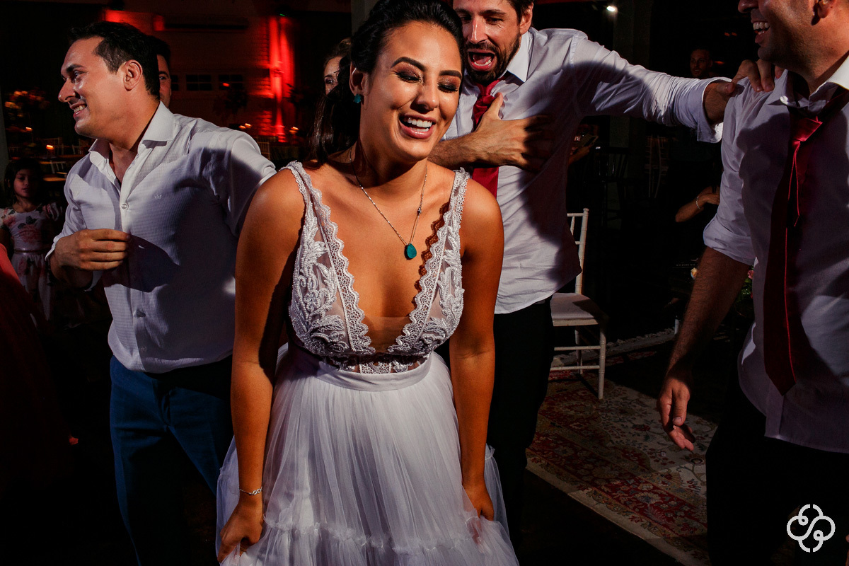Balada de casamento Espaço Garden em Camboriú - SC | Fotógrafo de Casamento | Casamento no Campo | Casamento de Dia | Casamento ao Ar Livre | Casamento Tais e Ricardo | www.rafaelsantosfotografia.com.br