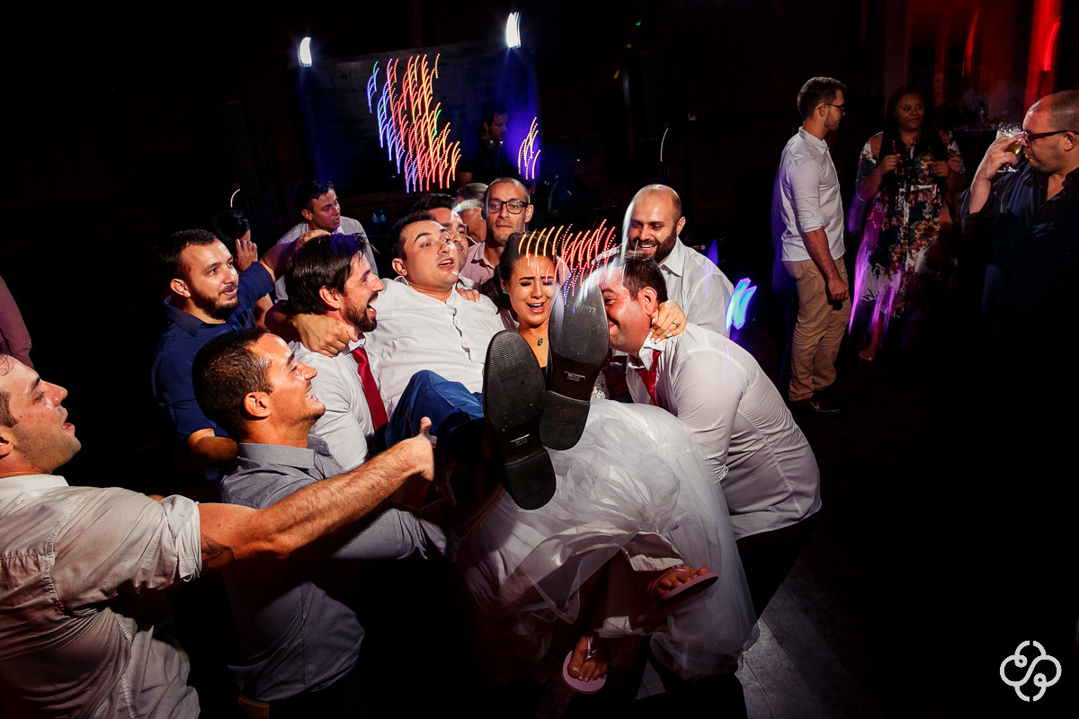 Balada de casamento Espaço Garden em Camboriú - SC | Fotógrafo de Casamento | Casamento no Campo | Casamento de Dia | Casamento ao Ar Livre | Casamento Tais e Ricardo | www.rafaelsantosfotografia.com.br