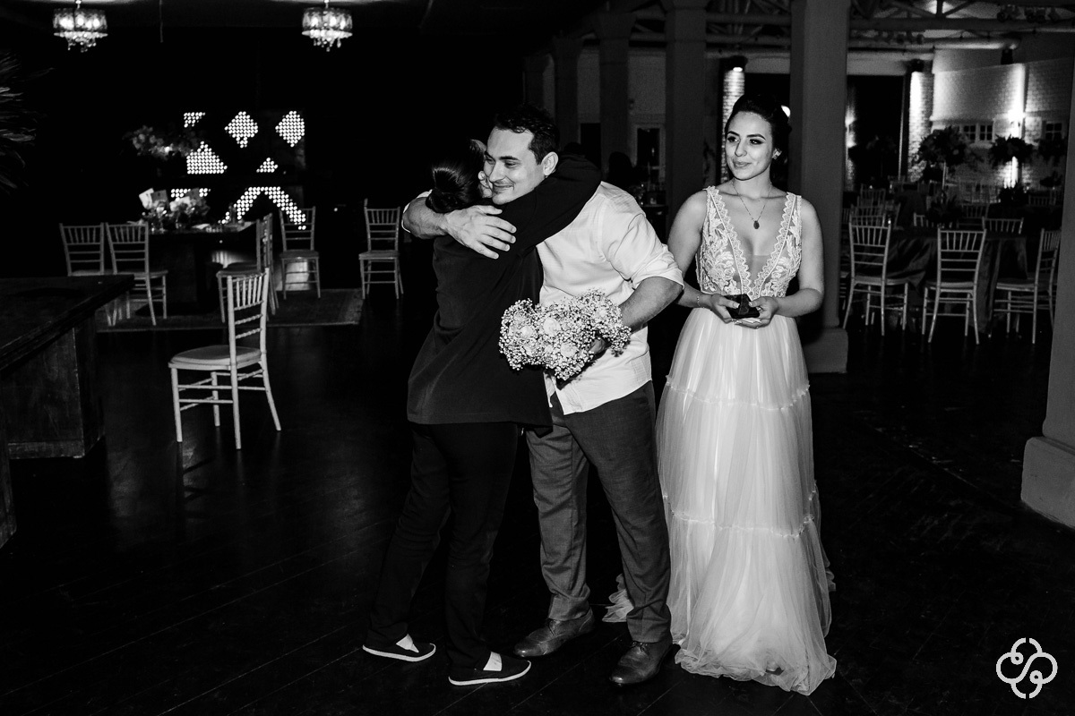 Balada de casamento Espaço Garden em Camboriú - SC | Fotógrafo de Casamento | Casamento no Campo | Casamento de Dia | Casamento ao Ar Livre | Casamento Tais e Ricardo | www.rafaelsantosfotografia.com.br