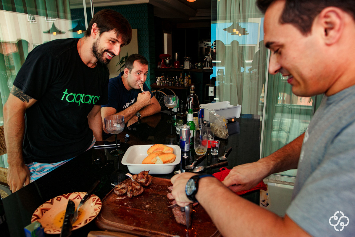 Making-of Noivo em casa Itapema - SC | Fotógrafo de Casamento | Itapema | Casamento no Campo | Espaço Garden - Camboriú |  Casamento Tais e Ricardo | www.rafaelsantosfotografia.com.br