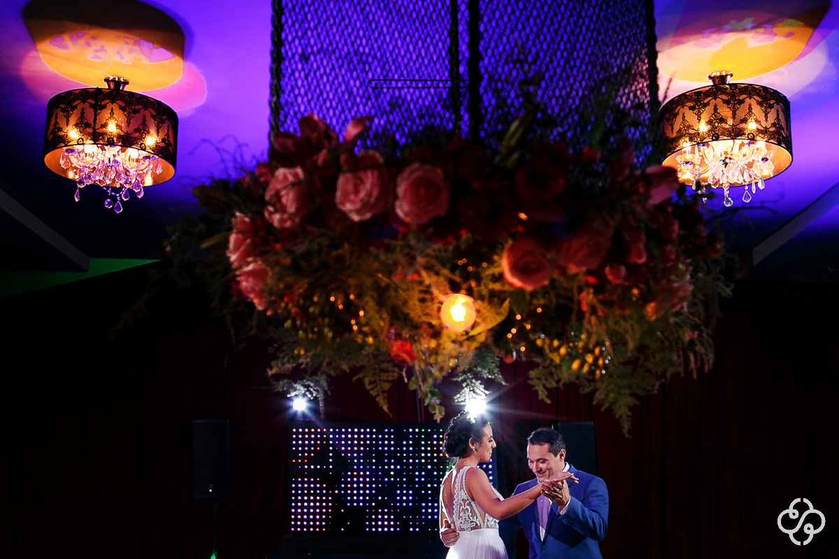 Balada de casamento Espaço Garden em Camboriú - SC | Fotógrafo de Casamento | Casamento no Campo | Casamento de Dia | Casamento ao Ar Livre | Casamento Tais e Ricardo | www.rafaelsantosfotografia.com.br