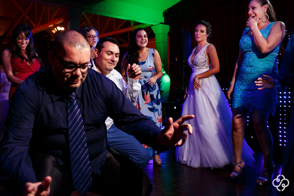 Balada de casamento Espaço Garden em Camboriú - SC | Fotógrafo de Casamento | Casamento no Campo | Casamento de Dia | Casamento ao Ar Livre | Casamento Tais e Ricardo | www.rafaelsantosfotografia.com.br