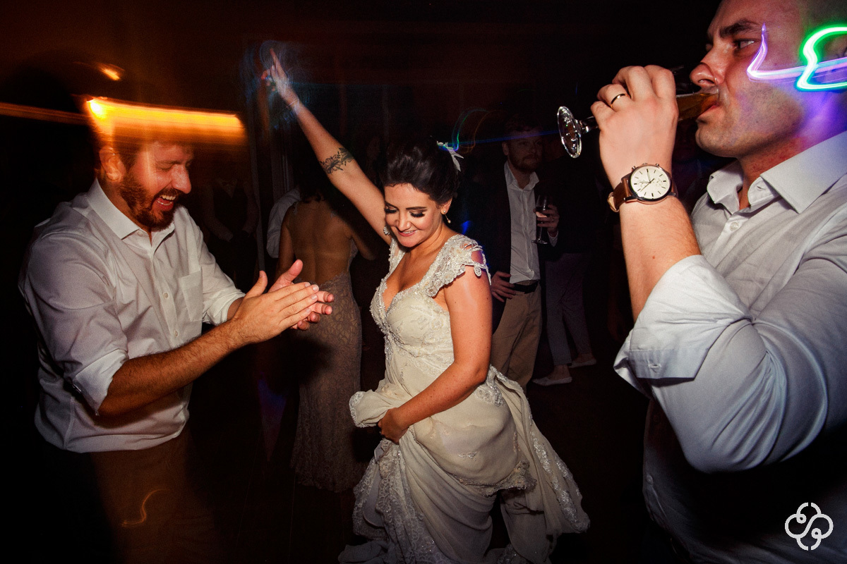 Balada de casamento Estaleiro Guest House Balneário Camboriú - SC | Fotógrafo de Casamento | Casamento na Praia | Casamento de Dia | Casamento ao Ar Livre | Casamento Natália e Maurício | Destination Wedding | www.rafaelsantosfotografia.com.br