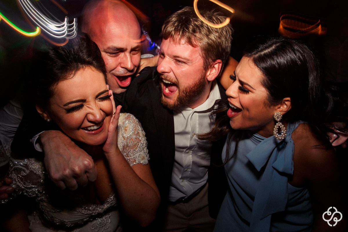 Balada de casamento Estaleiro Guest House Balneário Camboriú - SC | Fotógrafo de Casamento | Casamento na Praia | Casamento de Dia | Casamento ao Ar Livre | Casamento Natália e Maurício | Destination Wedding | www.rafaelsantosfotografia.com.br