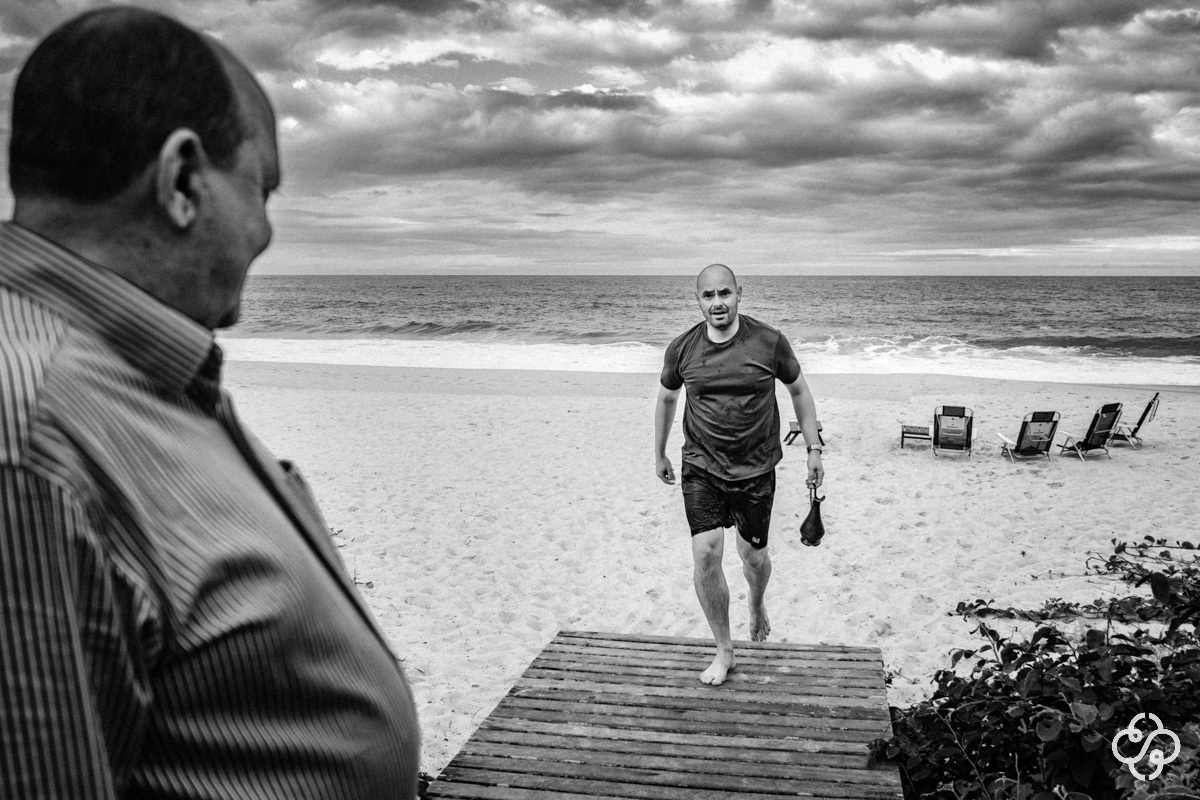 Making-of Noivo Estaleiro Guest House Balneário Camboriú - SC |   Fotógrafo de Casamento | Balneário Camboriú | Estaleiro Guest House| Casamento na Praia | Casamento Natália e Maurício | Destination Wedding | www.rafaelsantosfotografia.com.br