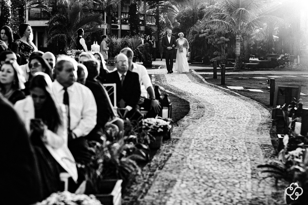 Cerimônia de casamento Estaleiro Guest House Balneário Camboriú - SC | Fotógrafo de Casamento | Casamento na Praia | Casamento de Dia | Casamento ao Ar Livre | Casamento Natália e Maurício | Destination Wedding | www.rafaelsantosfotografia.com.br