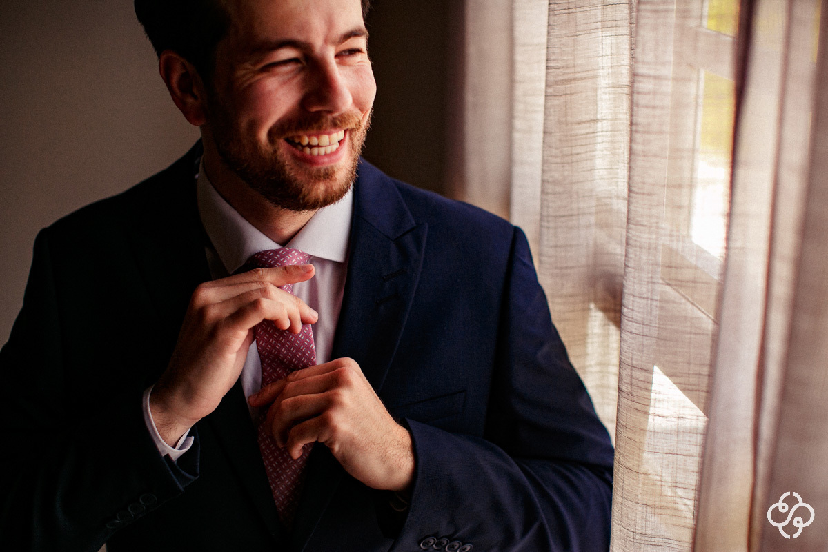 Making-of Noivo Villa Casarão Florianópolis - SC | Noivo |  Fotógrafo de Casamento | Florianópolis | Casamento no Campo | Casamento Gláucia e Alfredo | Ilha da Magia | Floripa | Destination Wedding | www.rafaelsantosfotografia.com.br