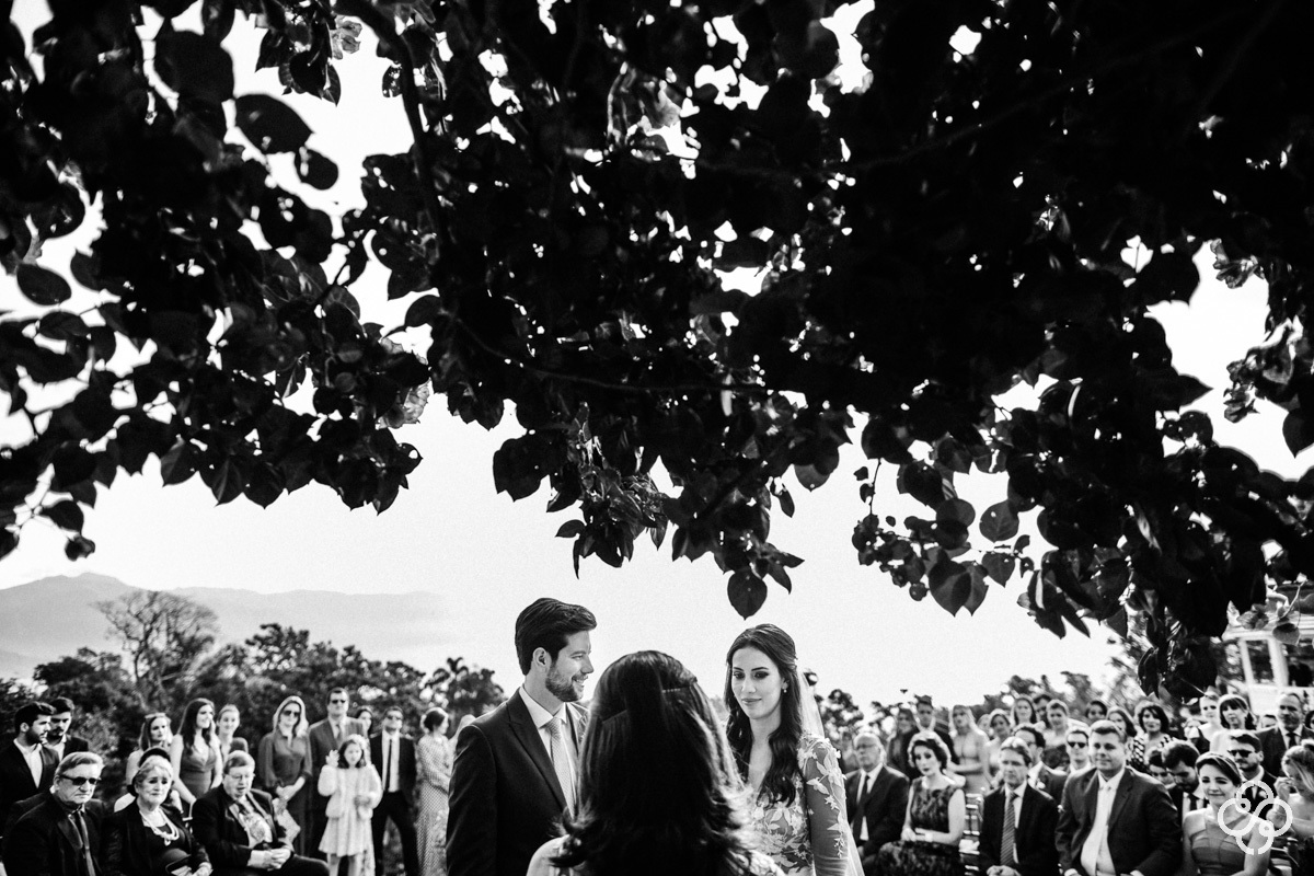 Cerimônia de Casamento Villa Casarão em Florianópolis - SC | Fotógrafo de Casamento | Destination Wedding | Casamento no Campo | Casamento de Dia | Casamento ao Ar Livre | Casamento Gláucia e Alfredo | www.rafaelsantosfotografia.com.br