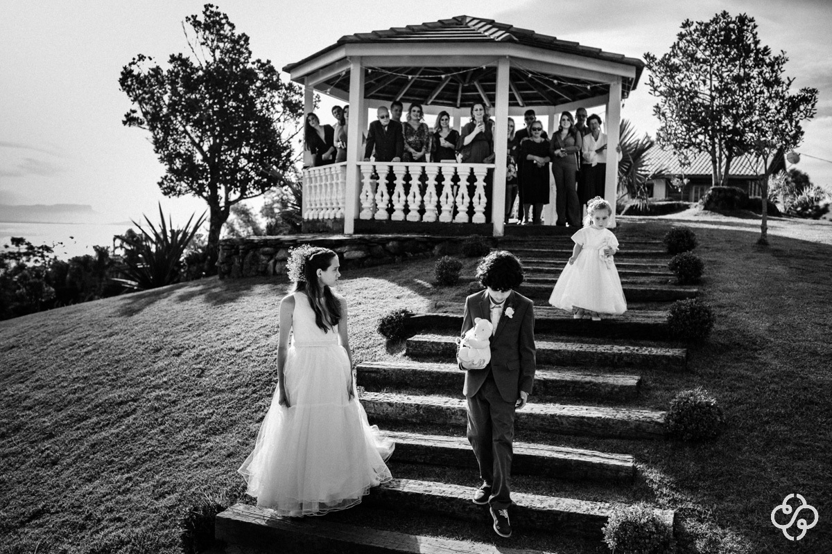 Cerimônia de Casamento Villa Casarão em Florianópolis - SC | Fotógrafo de Casamento | Destination Wedding | Casamento no Campo | Casamento de Dia | Casamento ao Ar Livre | Casamento Gláucia e Alfredo | www.rafaelsantosfotografia.com.br