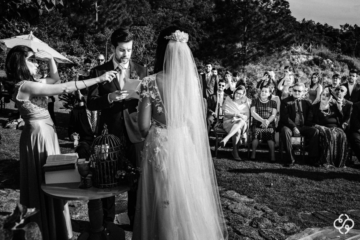 Cerimônia de Casamento Villa Casarão em Florianópolis - SC | Fotógrafo de Casamento | Destination Wedding | Casamento no Campo | Casamento de Dia | Casamento ao Ar Livre | Casamento Gláucia e Alfredo | www.rafaelsantosfotografia.com.br