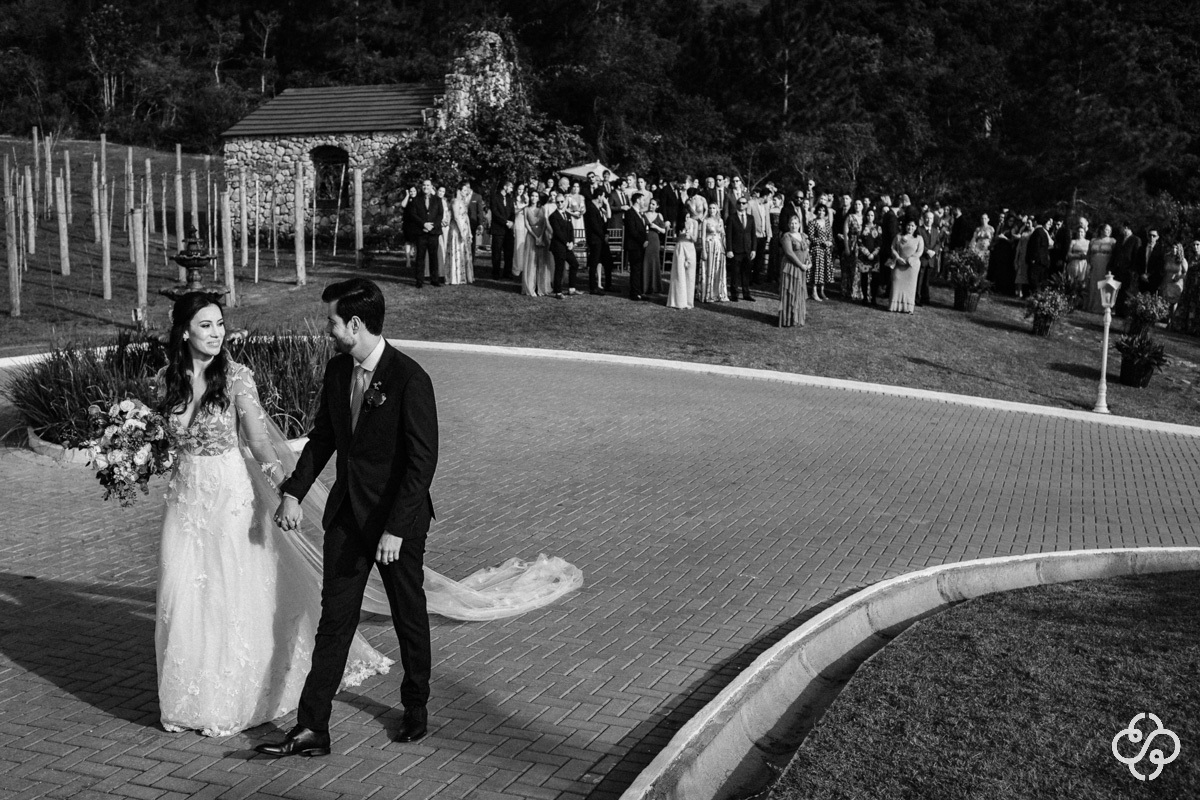 Cerimônia de Casamento Villa Casarão em Florianópolis - SC | Fotógrafo de Casamento | Destination Wedding | Casamento no Campo | Casamento de Dia | Casamento ao Ar Livre | Casamento Gláucia e Alfredo | www.rafaelsantosfotografia.com.br