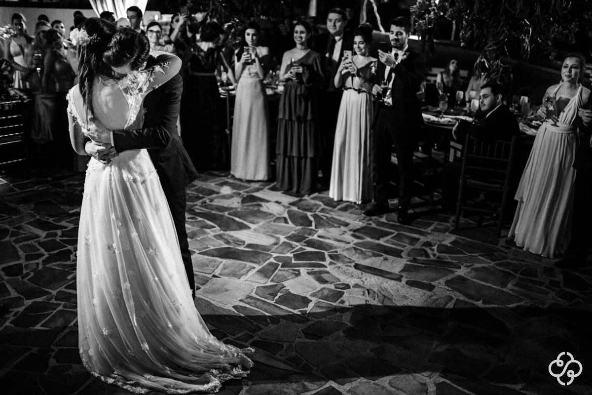 Balada de Casamento Villa Casarão em Florianópolis - SC | Fotógrafo de Casamento | Destination Wedding | Casamento no Campo | Casamento de Dia | Casamento ao Ar Livre | Casamento Gláucia e Alfredo | www.rafaelsantosfotografia.com.br