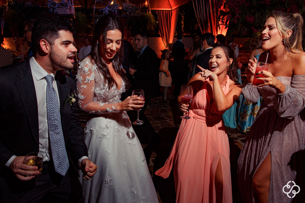 Balada de Casamento Villa Casarão em Florianópolis - SC | Fotógrafo de Casamento | Destination Wedding | Casamento no Campo | Casamento de Dia | Casamento ao Ar Livre | Casamento Gláucia e Alfredo | www.rafaelsantosfotografia.com.br