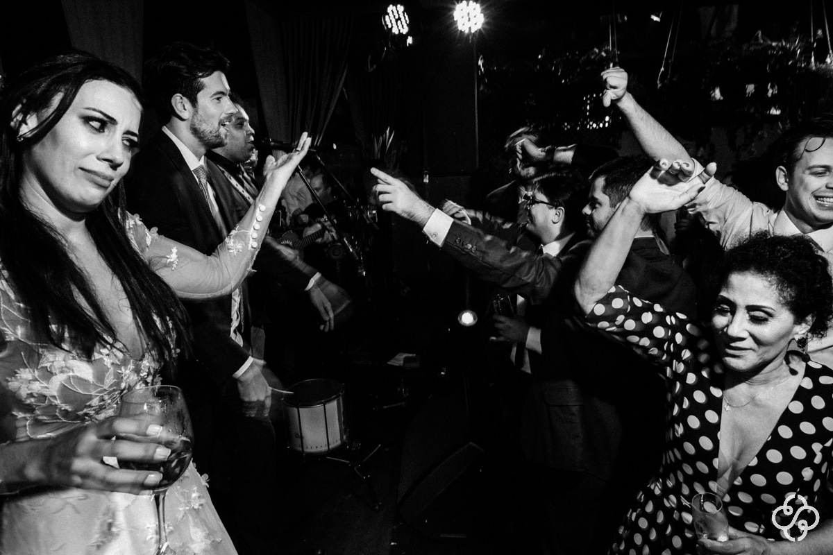 Balada de Casamento Villa Casarão em Florianópolis - SC | Fotógrafo de Casamento | Destination Wedding | Casamento no Campo | Casamento de Dia | Casamento ao Ar Livre | Casamento Gláucia e Alfredo | www.rafaelsantosfotografia.com.br