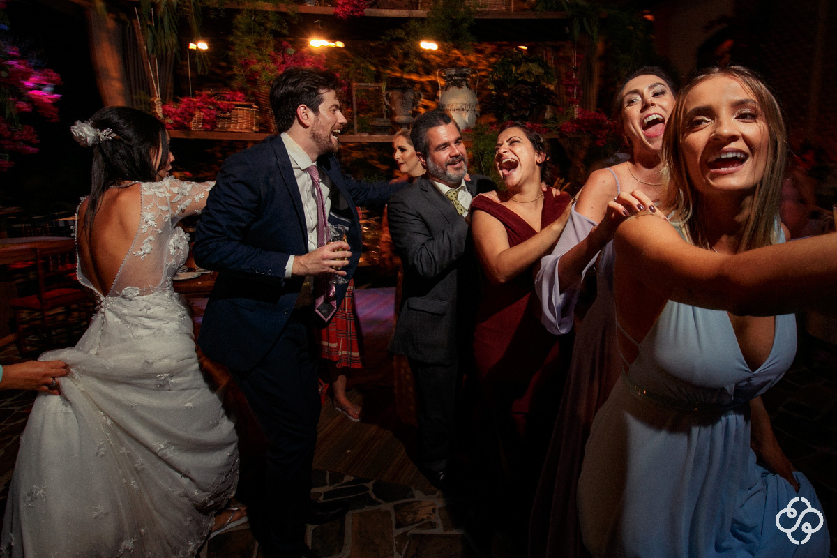 Balada de Casamento Villa Casarão em Florianópolis - SC | Fotógrafo de Casamento | Destination Wedding | Casamento no Campo | Casamento de Dia | Casamento ao Ar Livre | Casamento Gláucia e Alfredo | www.rafaelsantosfotografia.com.br