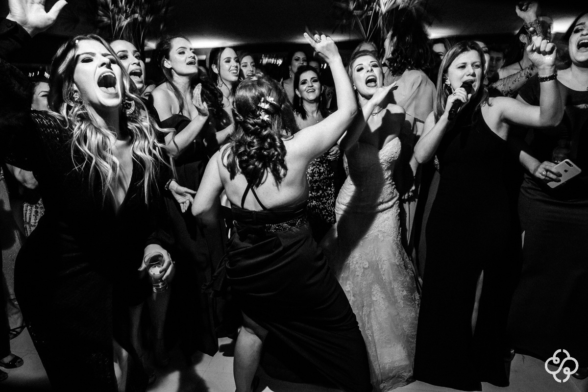 Balada de Casamento Pátio Venâncio em Joinville - SC | Fotógrafo de Casamento | Destination Wedding | Casamento no Campo | Casamento de Dia | Casamento ao Ar Livre |  Casamento Maíra e Rodrigo | www.rafaelsantosfotografia.com.br