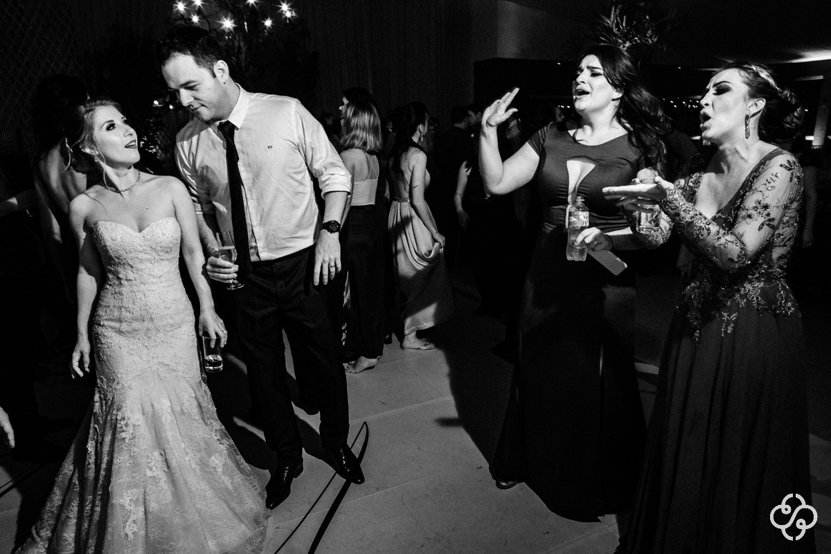 Balada de Casamento Pátio Venâncio em Joinville - SC | Fotógrafo de Casamento | Destination Wedding | Casamento no Campo | Casamento de Dia | Casamento ao Ar Livre |  Casamento Maíra e Rodrigo | www.rafaelsantosfotografia.com.br