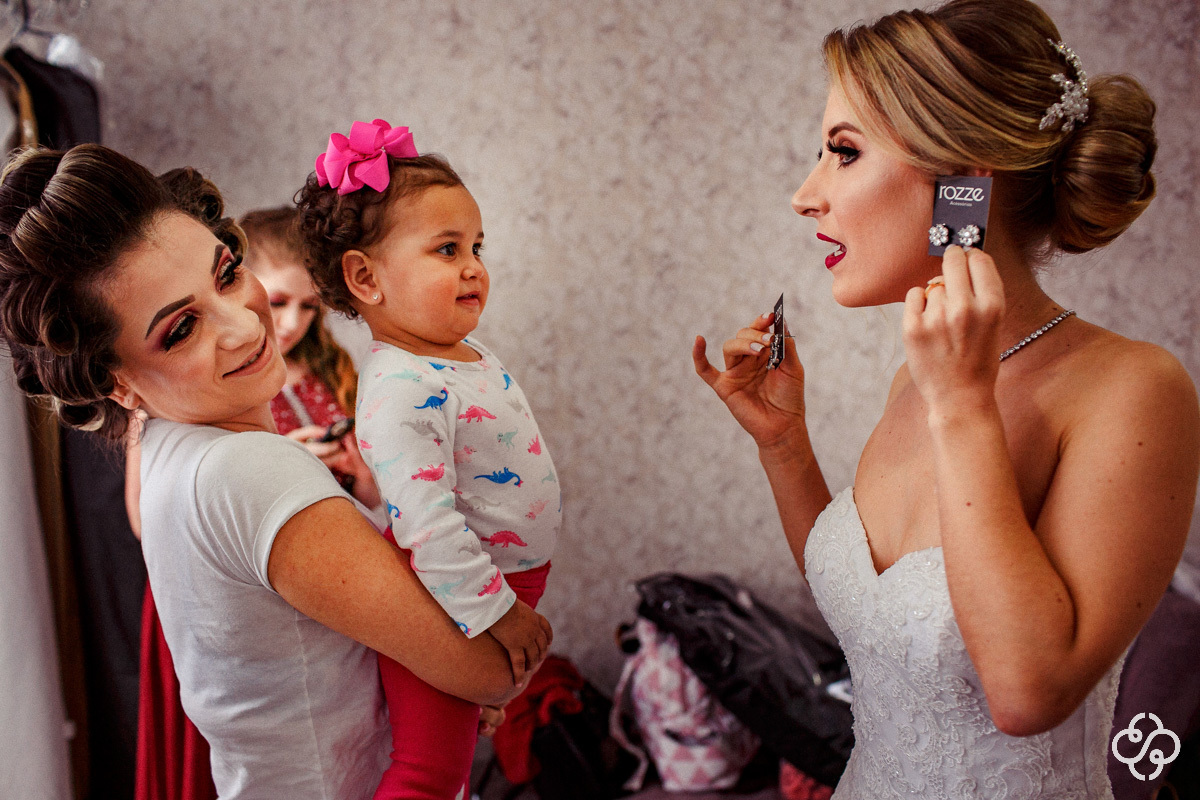 Making-of Noiva Pátio Venâncio Joinville - SC | Make-Up Noiva | Beauty | Fotógrafo de Casamento | Joinville | Casamento de dia | Casamento ao Ar Livre | Casamento Maíra e Rodrigo | www.rafaelsantosfotografia.com.br