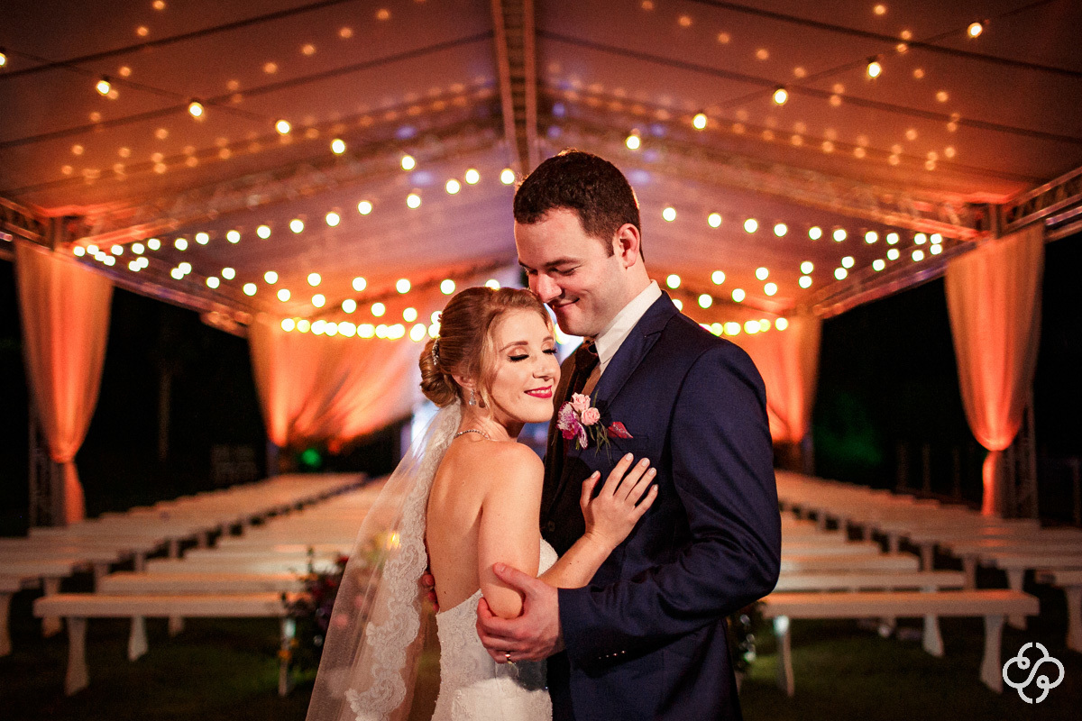 Cerimônia de Casamento Pátio Venâncio em Joinville - SC | Fotógrafo de Casamento | Destination Wedding | Casamento no Campo | Casamento de Dia | Casamento ao Ar Livre |  Casamento Maíra e Rodrigo | www.rafaelsantosfotografia.com.br