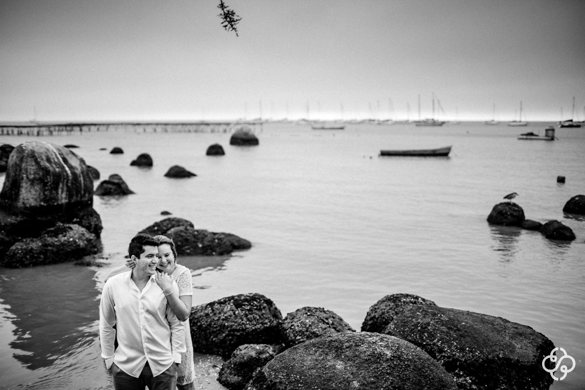 Pré Wedding | Ensaio Pré Casamento em Santo Antônio de Lisboa | Florianópolis - SC | Litoral Catarinense | Isabel e Daniel | Praia | Book Casal | Ensaio Casal | Fotógrafo de Casamento | Fotógrafo de Bodas | Parejas | www.rafaelsantosfotografia.com.br