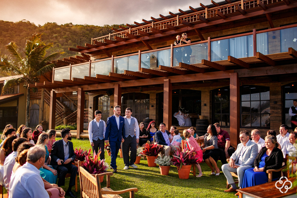 Cerimônia de Casamento Pousada Atalaia do Mariscal em Bombinhas - SC | Fotógrafo de Casamento | Destination Wedding | Casamento na Praia | Casamento de Dia | Casamento ao Ar Livre |  Casamento Luly e Júnior | www.rafaelsantosfotografia.com.br