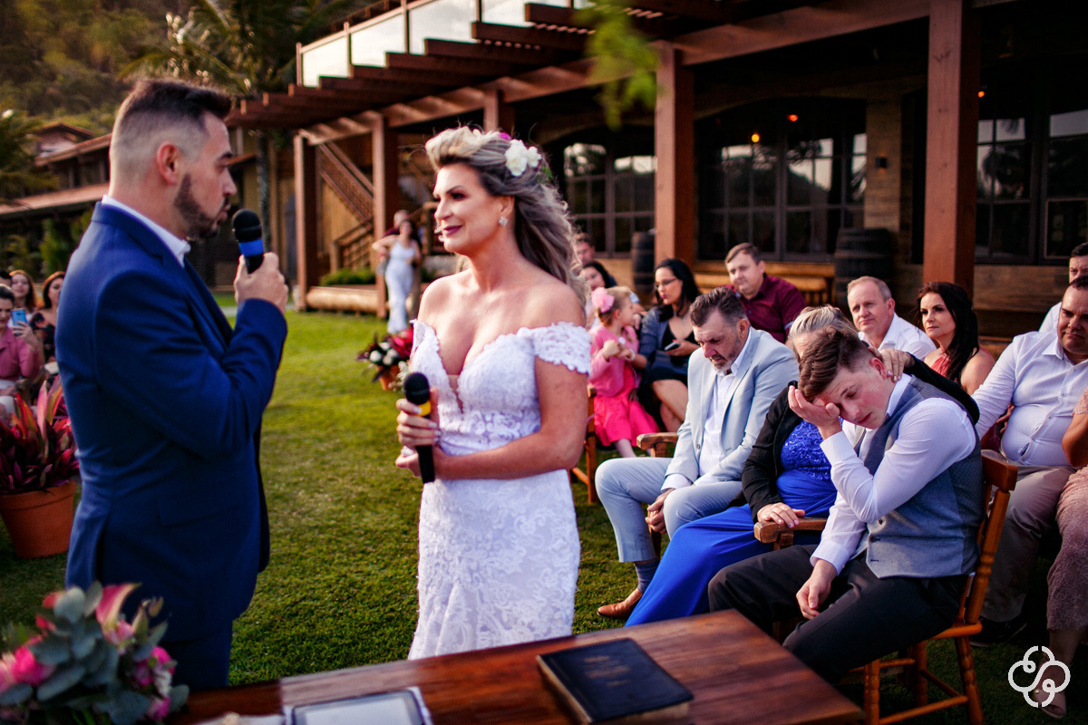 Cerimônia de Casamento Pousada Atalaia do Mariscal em Bombinhas - SC | Fotógrafo de Casamento | Destination Wedding | Casamento na Praia | Casamento de Dia | Casamento ao Ar Livre |  Casamento Luly e Júnior | www.rafaelsantosfotografia.com.