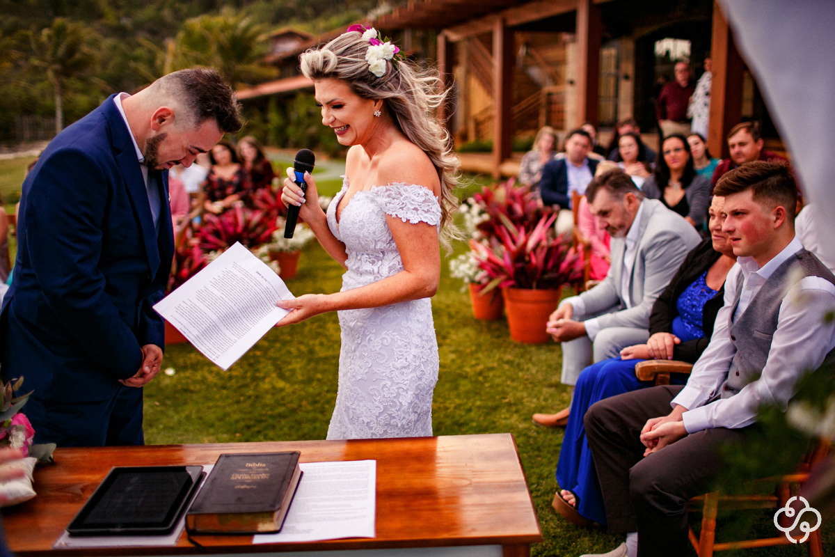 Cerimônia de Casamento Pousada Atalaia do Mariscal em Bombinhas - SC | Fotógrafo de Casamento | Destination Wedding | Casamento na Praia | Casamento de Dia | Casamento ao Ar Livre |  Casamento Luly e Júnior | www.rafaelsantosfotografia.com.