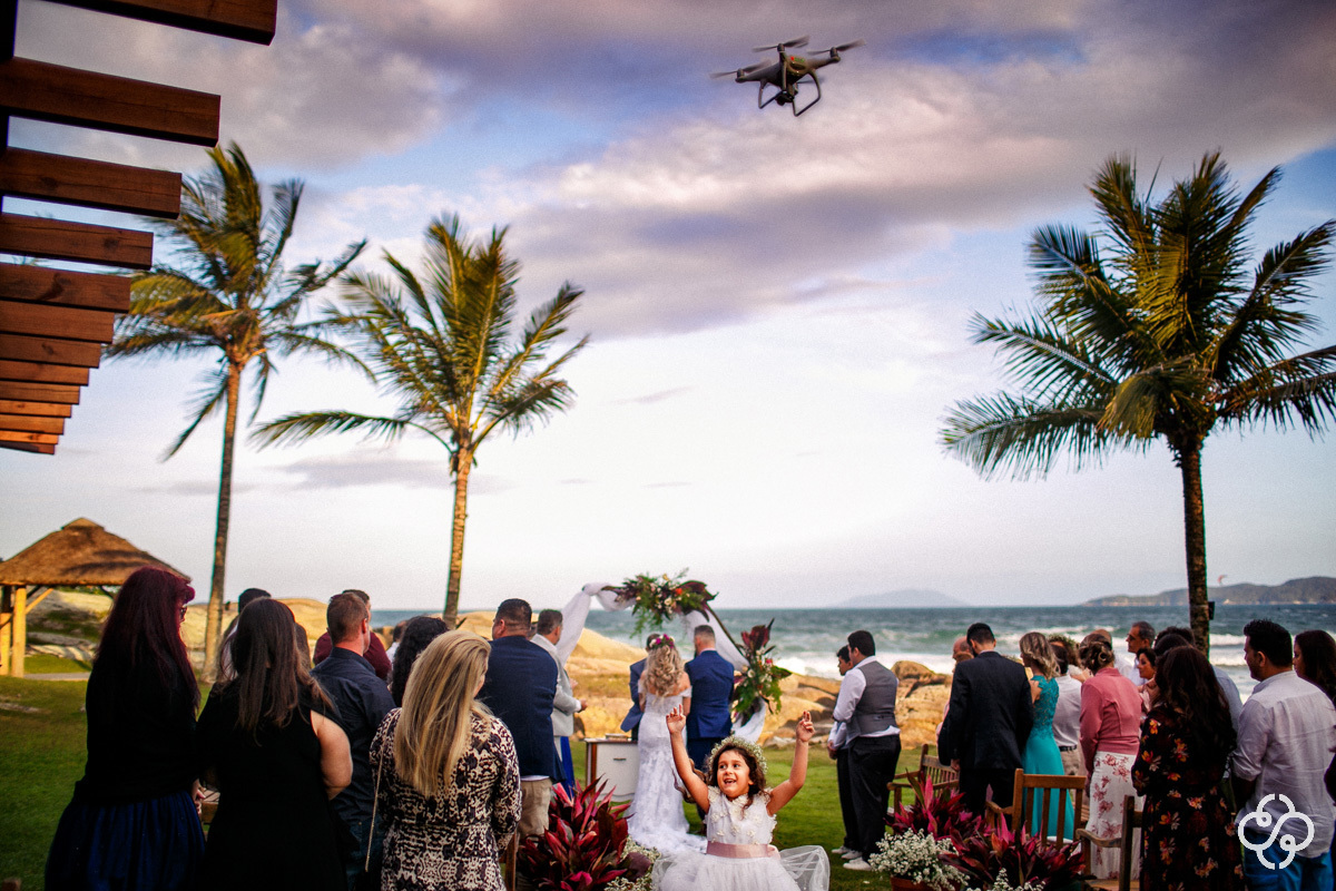 Cerimônia de Casamento Pousada Atalaia do Mariscal em Bombinhas - SC | Fotógrafo de Casamento | Destination Wedding | Casamento na Praia | Casamento de Dia | Casamento ao Ar Livre |  Casamento Luly e Júnior | www.rafaelsantosfotografia.com.