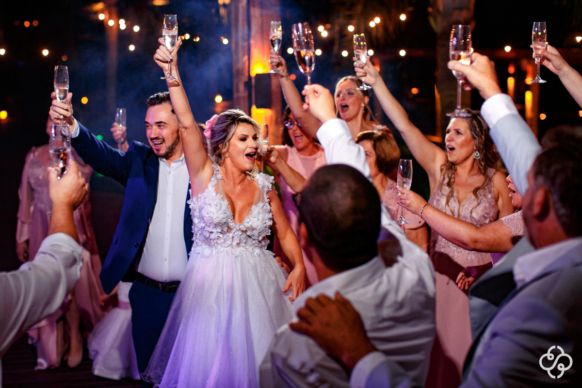 Balada de Casamento Pousada Atalaia do Mariscal em Bombinhas - SC | Fotógrafo de Casamento | Destination Wedding | Casamento na Praia | Casamento de Dia | Casamento ao Ar Livre |  Casamento Luly e Júnior | www.rafaelsantosfotografia.com.