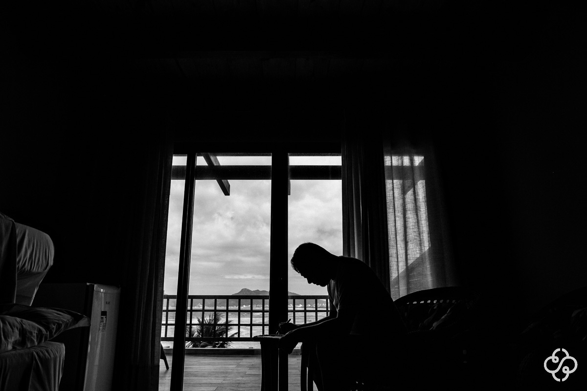 Making-of Noivo Pousada Atalaia do Mariscal Bombinhas - SC |  Fotógrafo de Casamento | Bombinhas | Praia de Mariscal |  Casamento na Praia | Casamento ao Ar Livre | Casamento Luly e Júnior | www.rafaelsantosfotografia.com.br