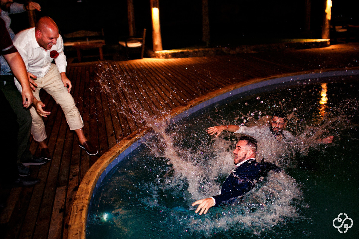 Balada de Casamento Pousada Atalaia do Mariscal em Bombinhas - SC | Fotógrafo de Casamento | Destination Wedding | Casamento na Praia | Casamento de Dia | Casamento ao Ar Livre |  Casamento Luly e Júnior | www.rafaelsantosfotografia.com.