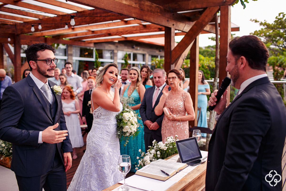 Cerimônia de Casamento Restaurante Casa da Praia em Bombinhas - SC | Fotógrafo de Casamento | Destination Wedding | Casamento na Praia | Casamento de Dia | Casamento ao Ar Livre |  Casamento Adi e Edilson | www.rafaelsantosfotografia.com.