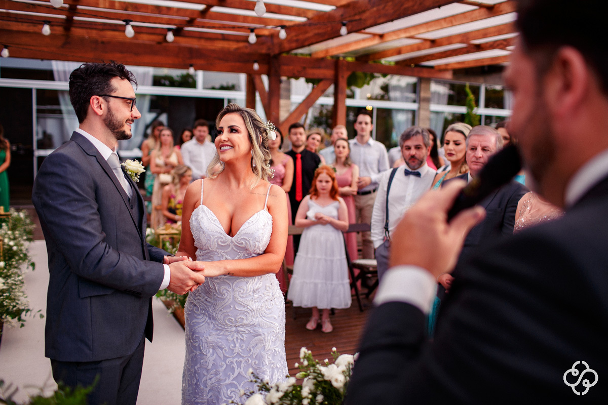 Cerimônia de Casamento Restaurante Casa da Praia em Bombinhas - SC | Fotógrafo de Casamento | Destination Wedding | Casamento na Praia | Casamento de Dia | Casamento ao Ar Livre |  Casamento Adi e Edilson | www.rafaelsantosfotografia.com.