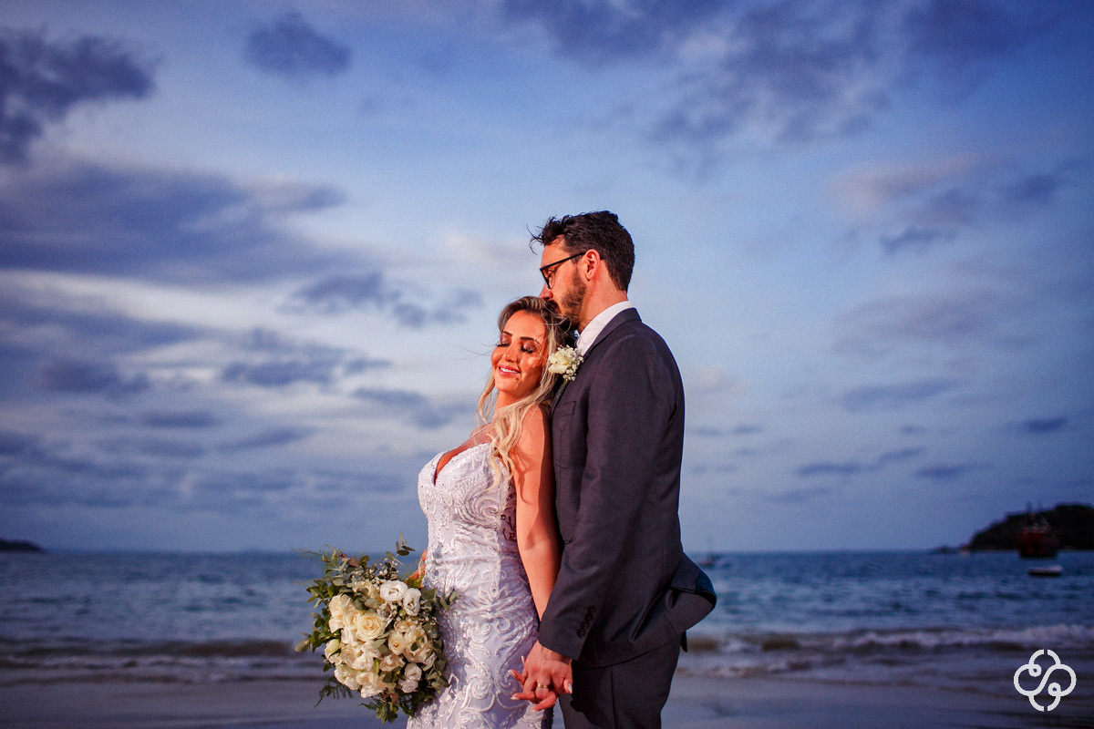 Cerimônia de Casamento Restaurante Casa da Praia em Bombinhas - SC | Fotógrafo de Casamento | Destination Wedding | Casamento na Praia | Casamento de Dia | Casamento ao Ar Livre |  Casamento Adi e Edilson | www.rafaelsantosfotografia.com.