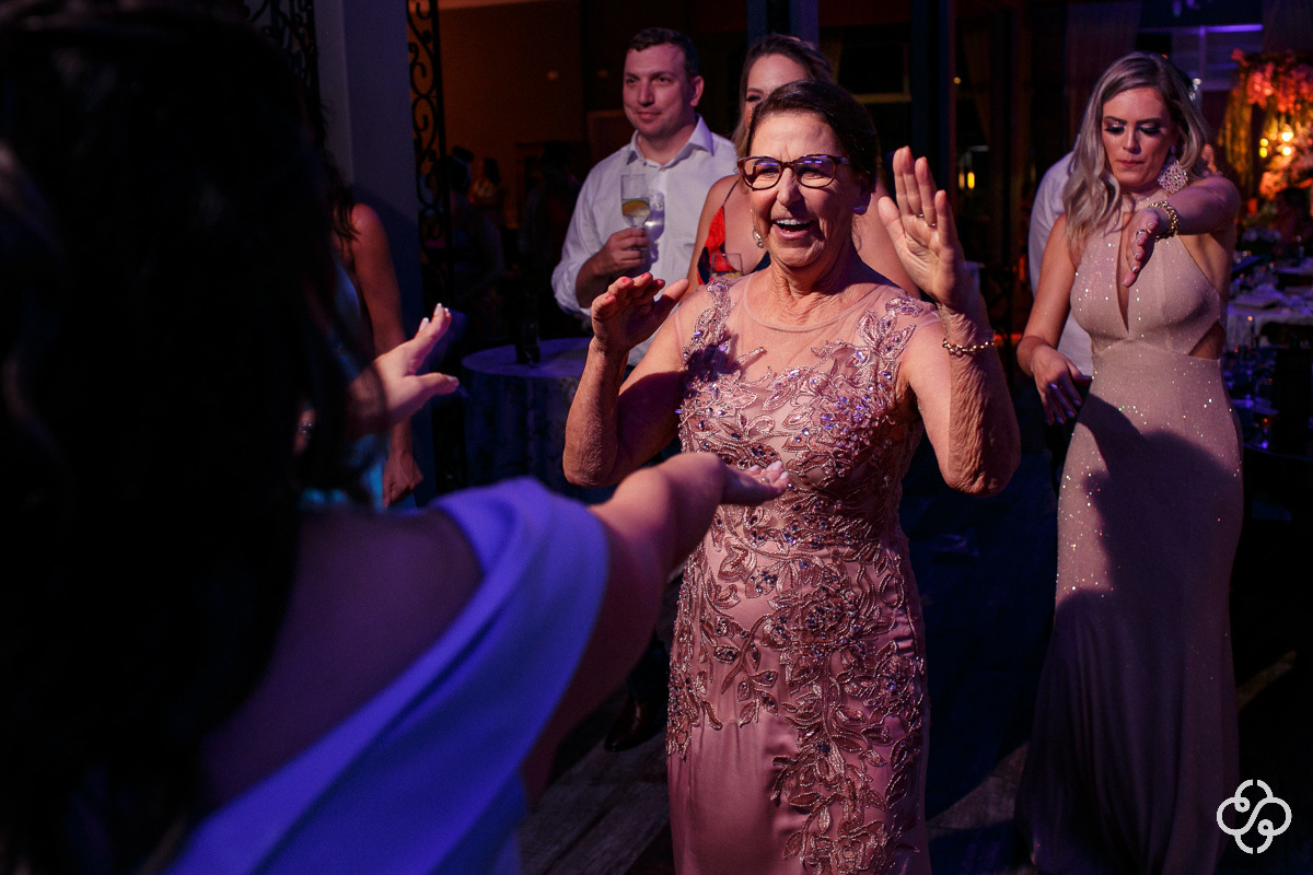 Balada de Casamento Restaurante Casa da Praia em Bombinhas - SC | Fotógrafo de Casamento | Destination Wedding | Casamento na Praia | Casamento de Dia | Casamento ao Ar Livre |  Casamento Adi e Edilson | www.rafaelsantosfotografia.com.